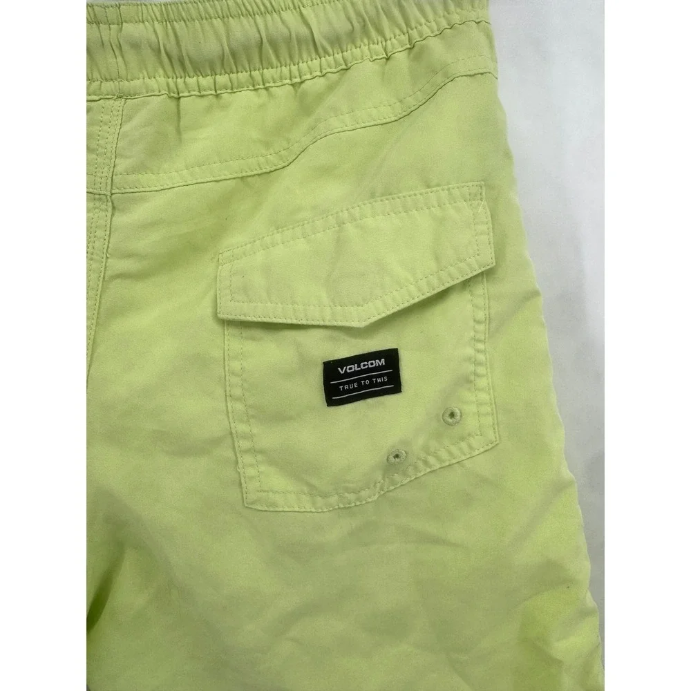 Volcom Boys Lime Green Swim Trunks Board Shorts Size XL 16 Mesh Lined Drawstring